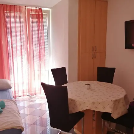 Apartment Mate